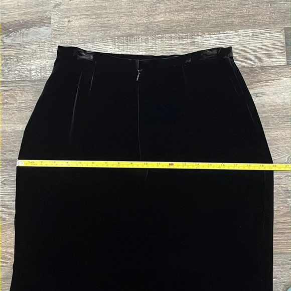 Kay Unger Black Velvet Maxi Skirt Sz 6 No Slit Grunge Whimsigoth Elegant 90s - Picture 9 of 12